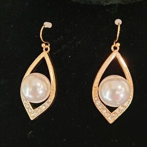 Dazzling Sparkling Rhinestone Earrings. Beautiful Drop-Down Tear Drop Faux Pearl